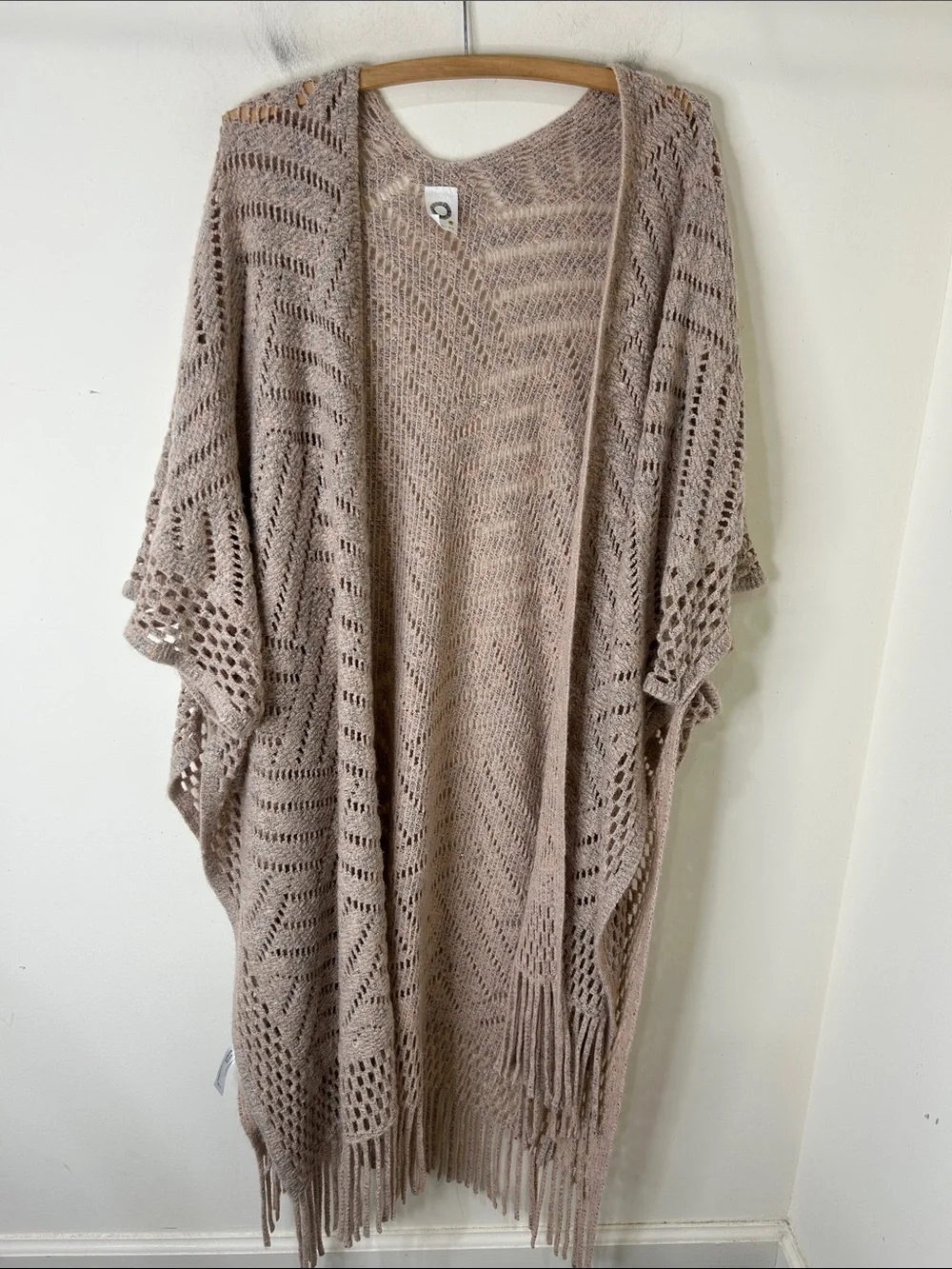 ANTHROPOLOGIE AKEMI + KIN Alva Wrap Tan Chevron Knit Fringe Poncho Cardigan OS